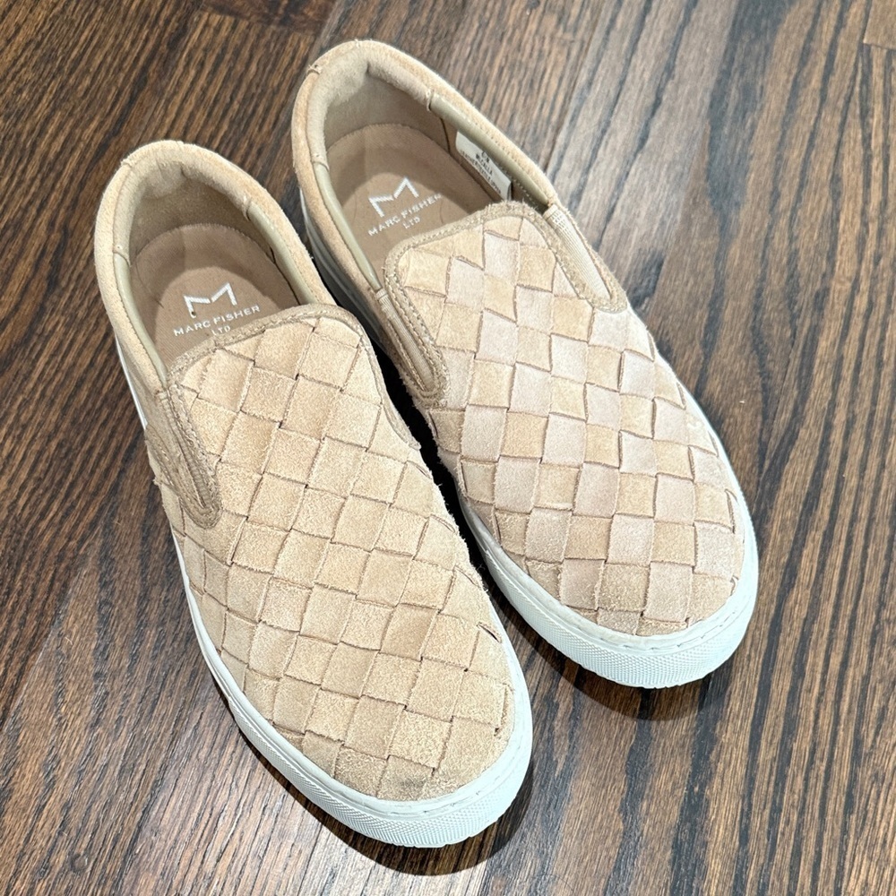 Marc Fisher Women's Calla in Light Natural,Size 6.5